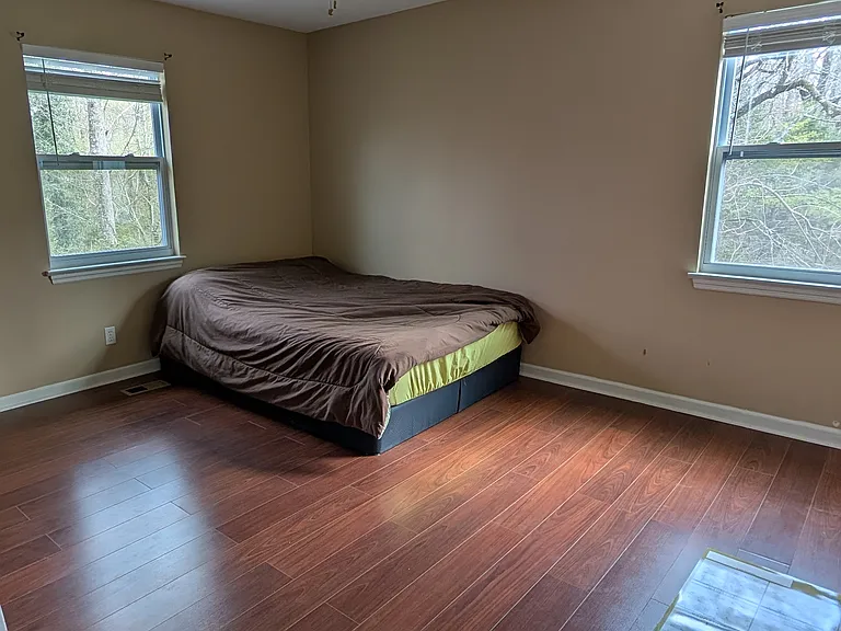 Back bedroom