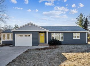 720 Lisbon Rd NE, Mount Vernon, IA 52314