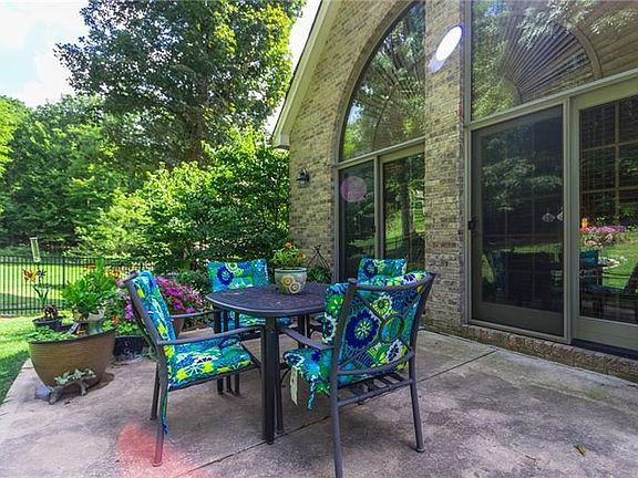 4th image of 152 Oakview Dr