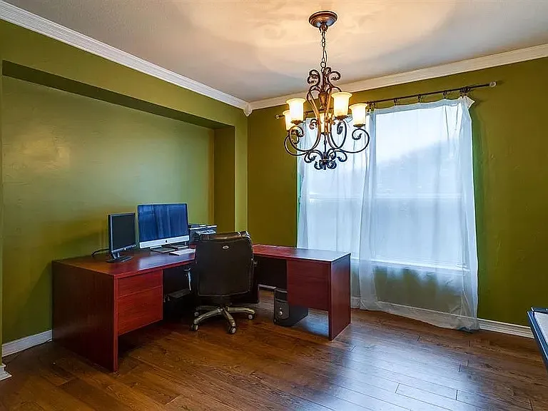 1112 Manassas Dr — Photo 13
