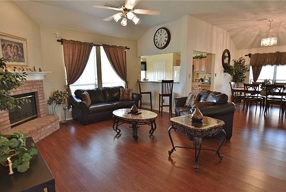 3rd image of 1637 Loveland Dr