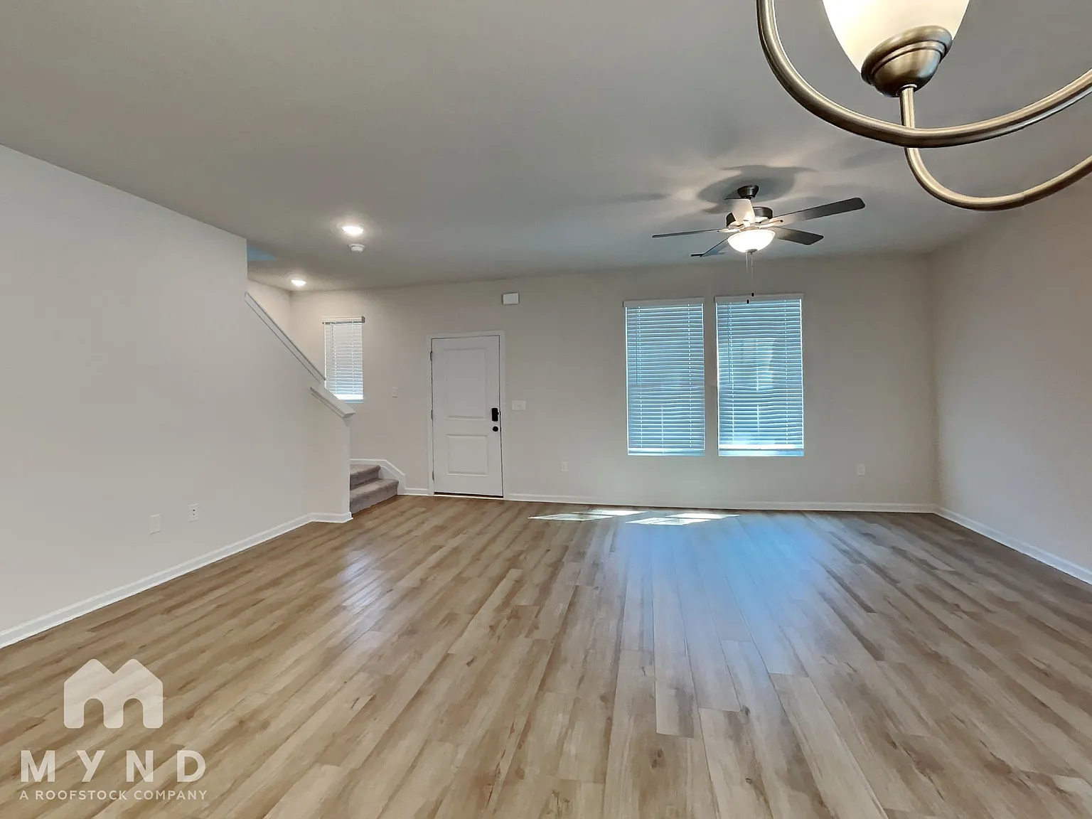 3 bed, 2.5 bath, 1809 sqft, $2,475 — Photo 4