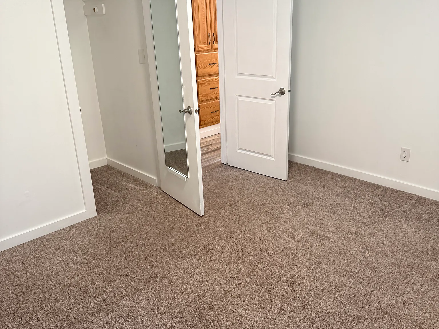 3 bed, 1100 sqft, $1,750 — Photo 3