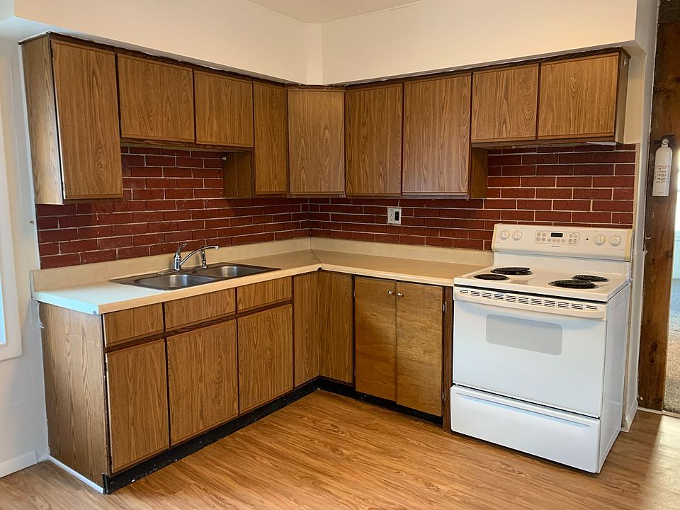 56 Cutts Street 56 Cutts St Biddeford ME Zillow