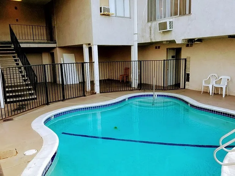 1 Month Free! Renovated Units in Central Van Nuys — Photo 10