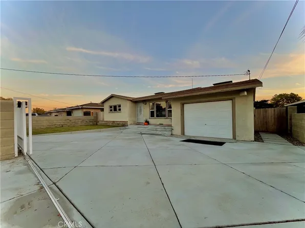 16319 Athol St, Fontana, CA 92335
