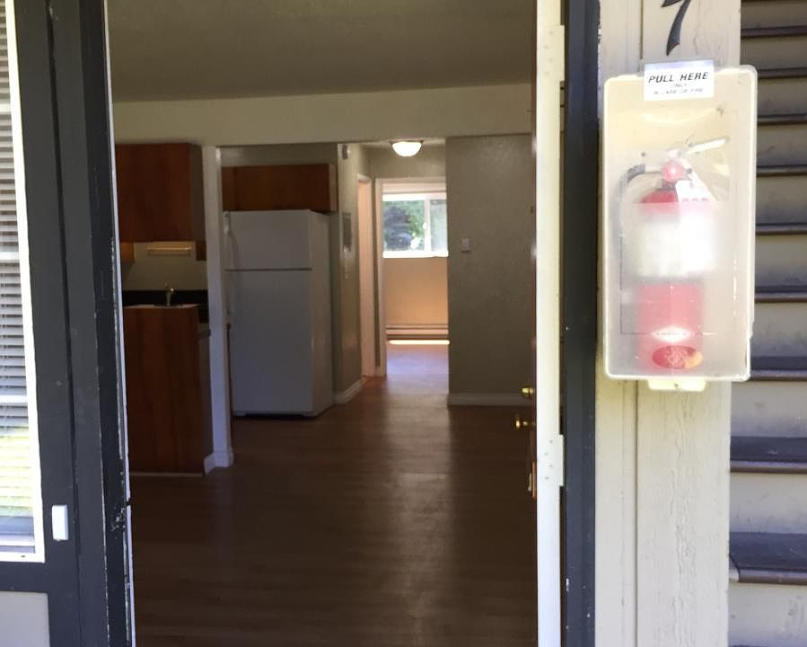 1st image of 422 N I St APT 7