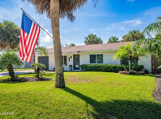 917 E 1st Ave, New Smyrna Beach, FL 32169