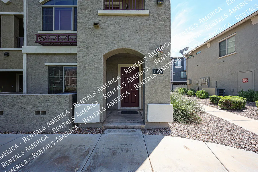 4 bed, 1675 sqft, $2,500 — Photo 2