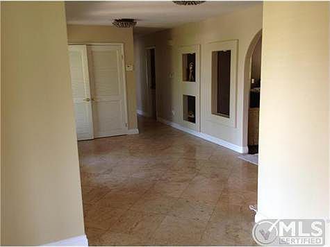 4th image of 9523 Grossmont Blvd