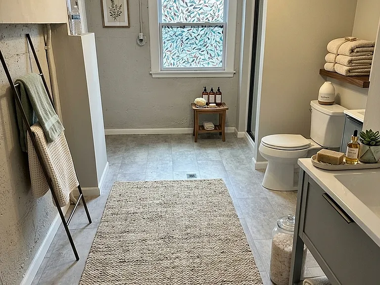 5904-5906 Dendron Ln — Photo 3