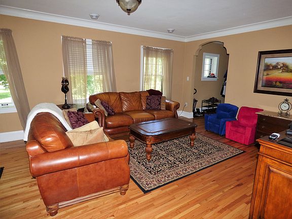 3rd image of 1926 Summit Ave #2