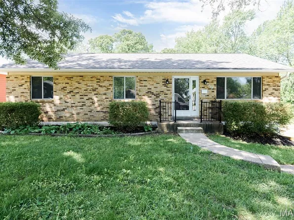 3439 Sims Ave, Saint Ann, MO 63074