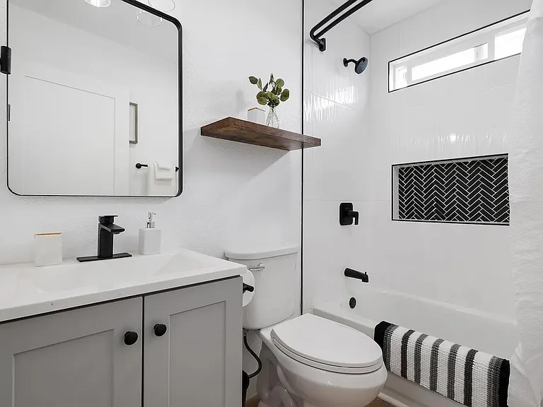 613 Florence St #D — Photo 6