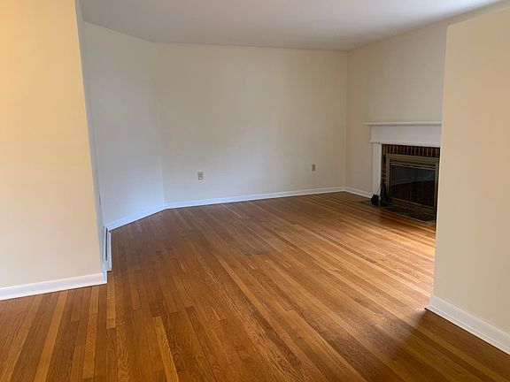 3rd image of 117 Wildwood Dr