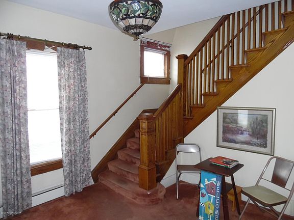 3rd image of 83 Watkins St