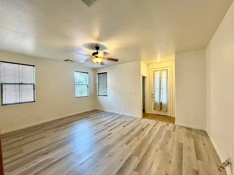 11183 Ranch Valley St — Photo 2