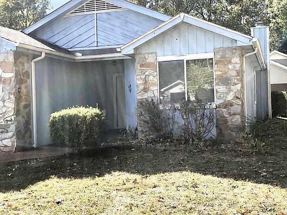 2nd image of 2100 Mullen Cir