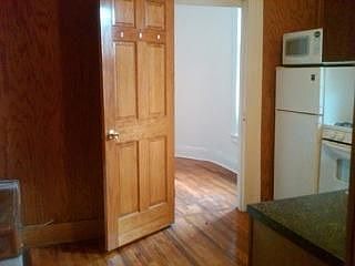 3rd image of 19 Bedford St
