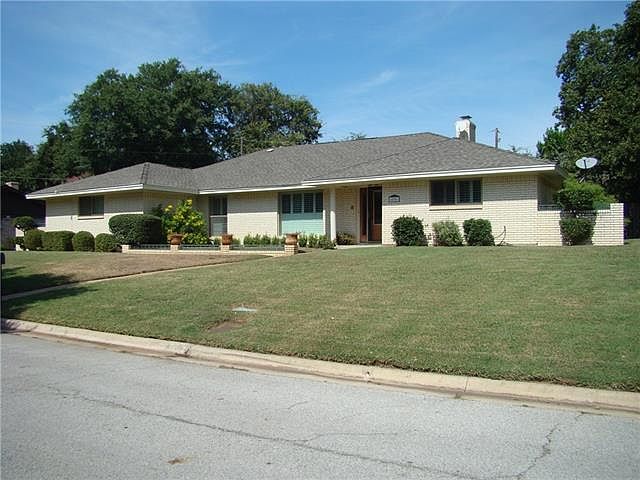 1st image of 856 Wheelwood Dr