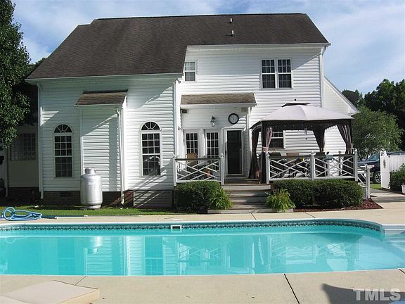 2nd image of 82 Brookwood Dr