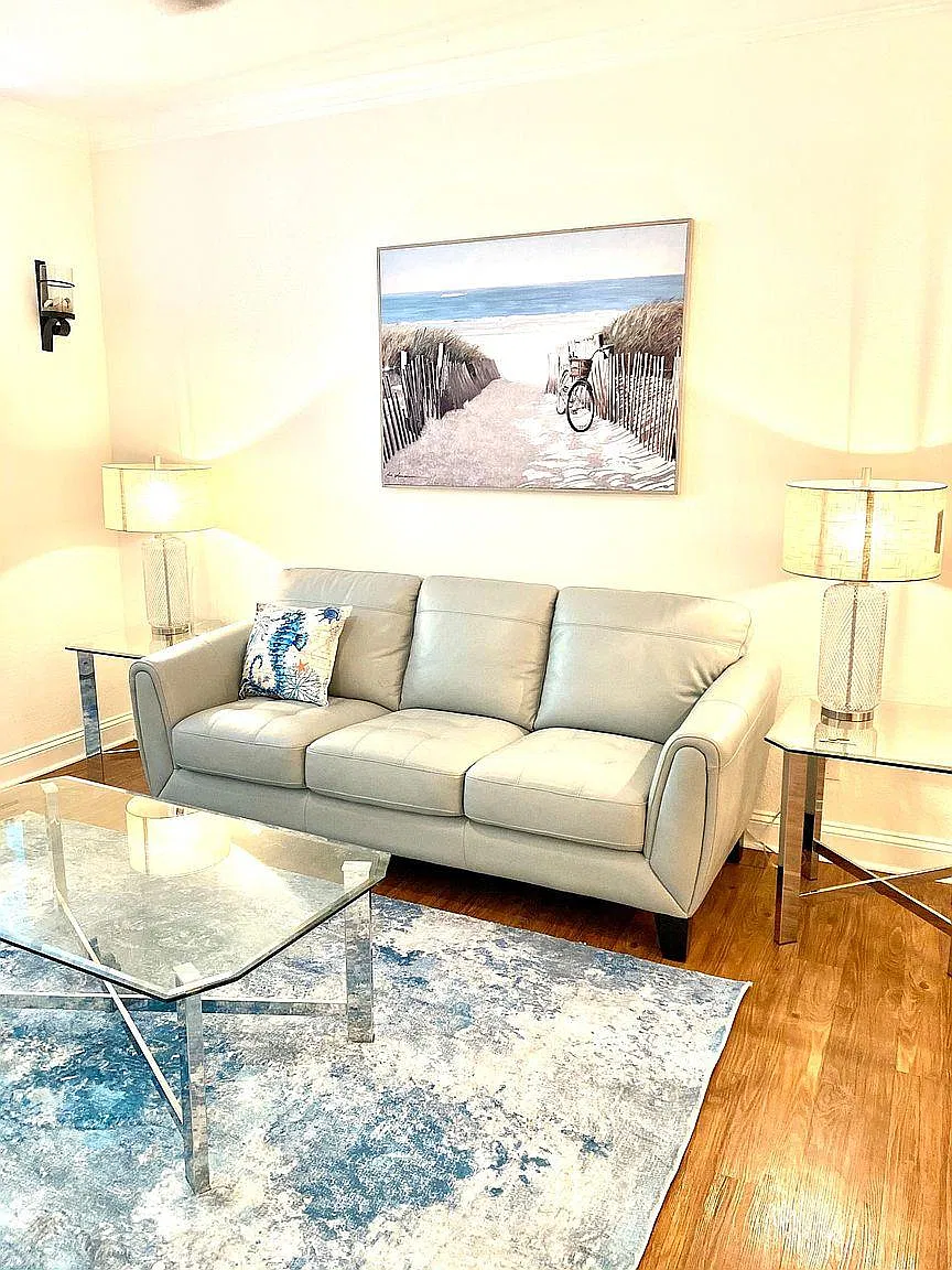 2 bed, 1078 sqft, $1,899 — Photo 4