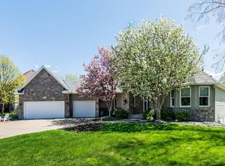 7123 Howard Ln, Eden Prairie, MN 55346