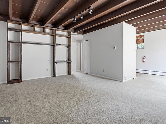 4th image of 100 E Glenolden Ave APT B6