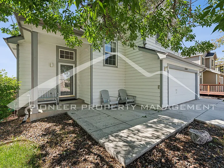 6360 E 121st Dr — Photo 2