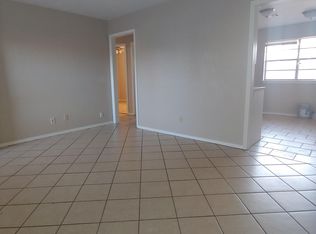 705 S Brookview Ln, Mustang, OK 73064