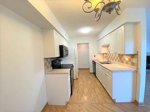 4th image of 1017 Buccaneer Dr APT 6
