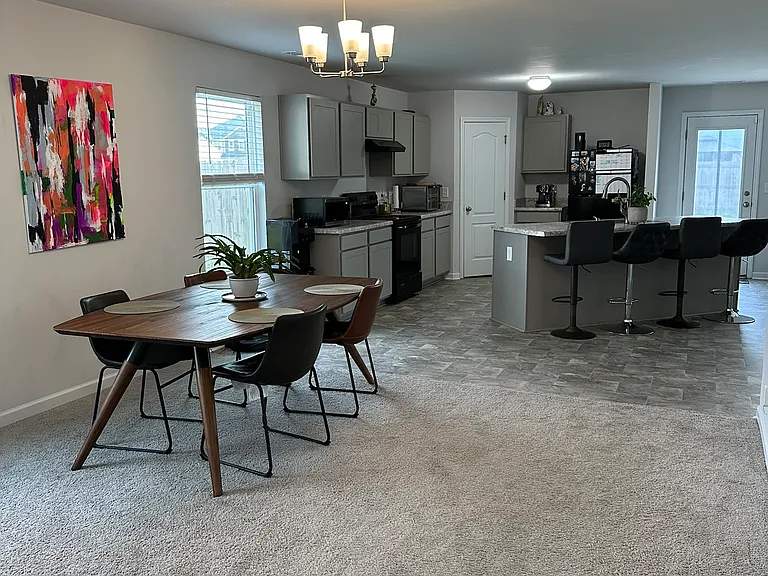 1709 Redbout Ct — Photo 4