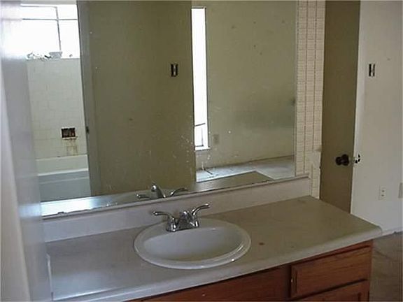 2nd image of 19434 Lazy Valley Dr