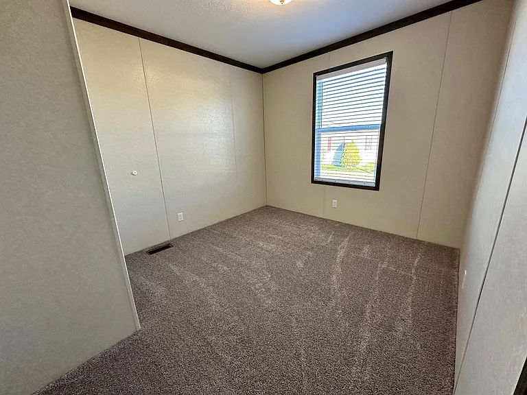 642 Oregon St #642 — Photo 6