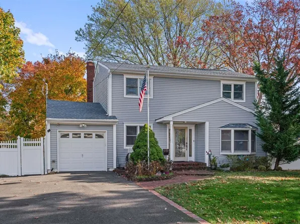 2261 5th Avenue, Ronkonkoma, NY 11779