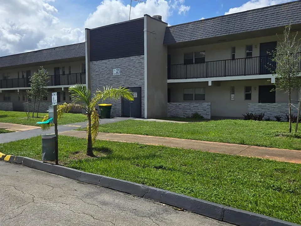 8001 Fairview Dr #104