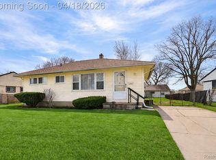 431 Lytle Pl, Garden City, MI 48135