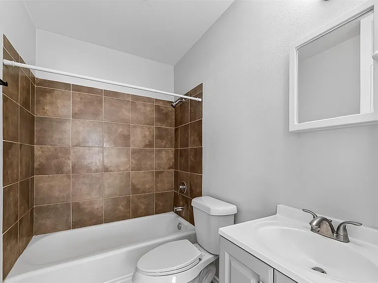 2316 Freeman St #6 — Photo 22