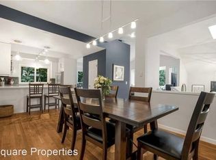 24532 SE Mirrormont Dr, Issaquah, WA 98027