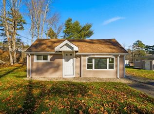 2 Wisteria St, Lakeville, MA 02347