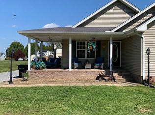 285 Browns Rd, Lafayette, TN 37083