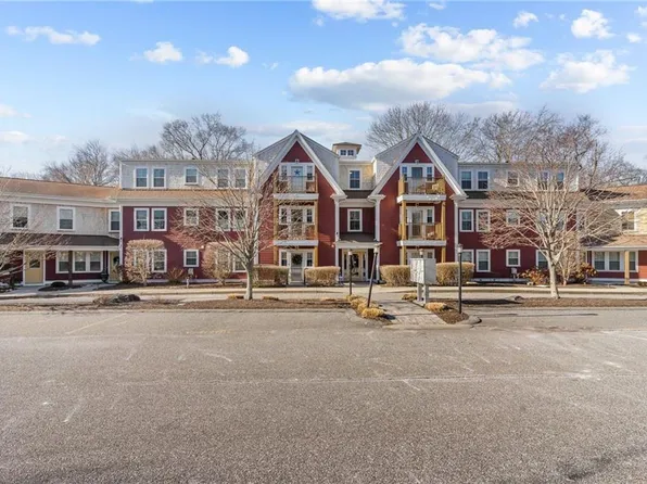 751 Metacom Ave Unit 9, Bristol, RI 02809