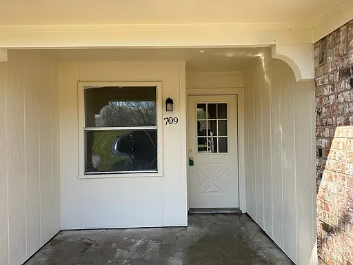 709 Campbell Ln — Photo 16