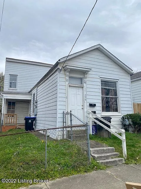 726 Camp St photo 1