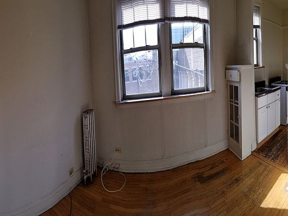 3rd image of 4332 N Hermitage Ave APT 2W