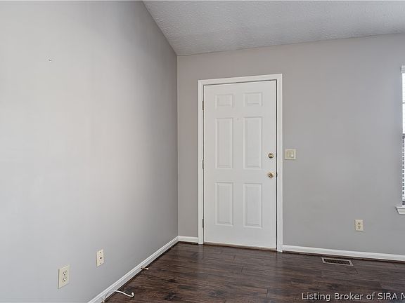 3rd image of 81 Fieldstone Court