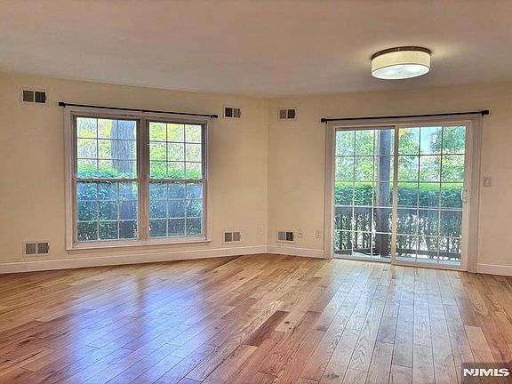 4th image of 544 Ridge Ln #5115
