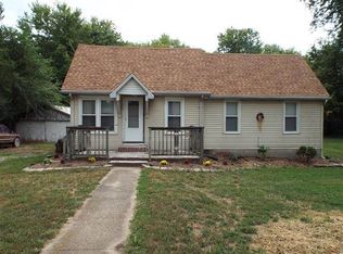 704 N Main St, Patoka, IN 47666