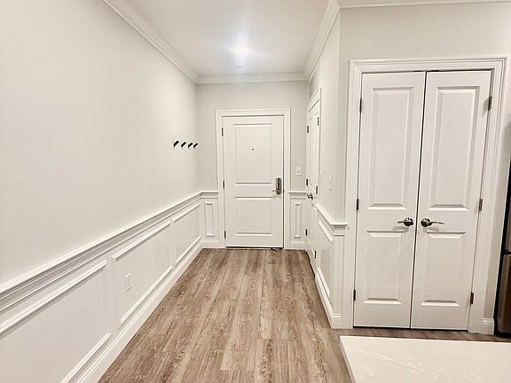 5th image of 320 Middlesex Ave #E104