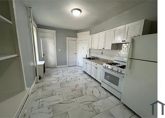 3rd image of 38 Park Hill Ave APT 3W